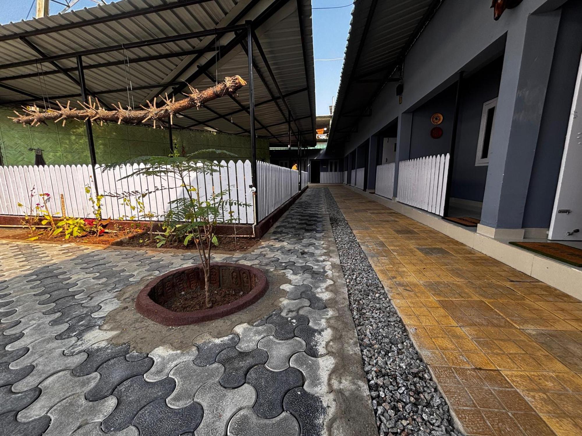 The Gulmohar Inn Guwahati Eksteriør billede